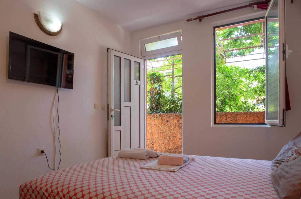 Family Apartments Vukcevic Čanj Εξωτερικό φωτογραφία
