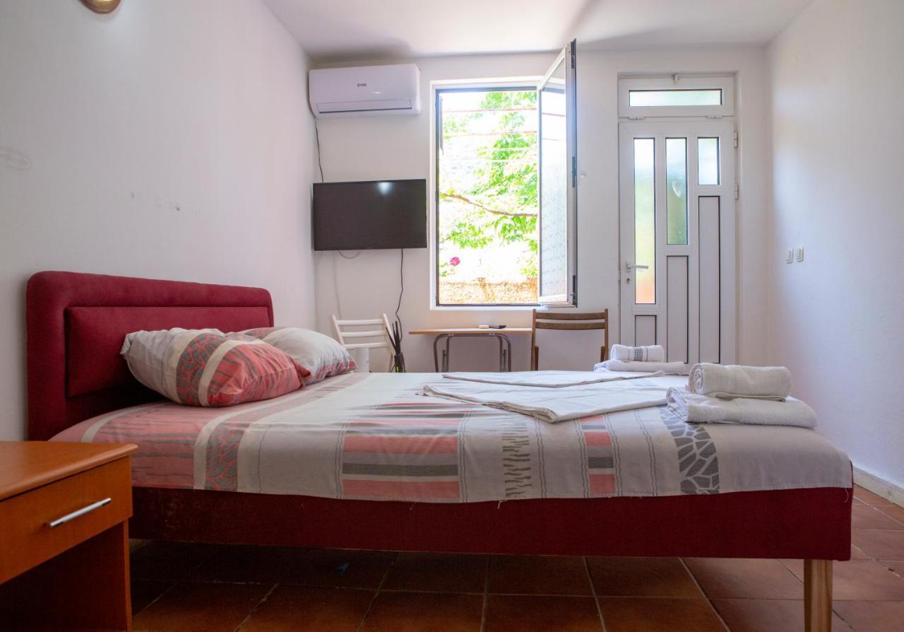 Family Apartments Vukcevic Čanj Εξωτερικό φωτογραφία
