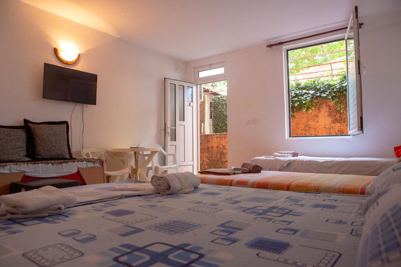 Family Apartments Vukcevic Čanj Εξωτερικό φωτογραφία