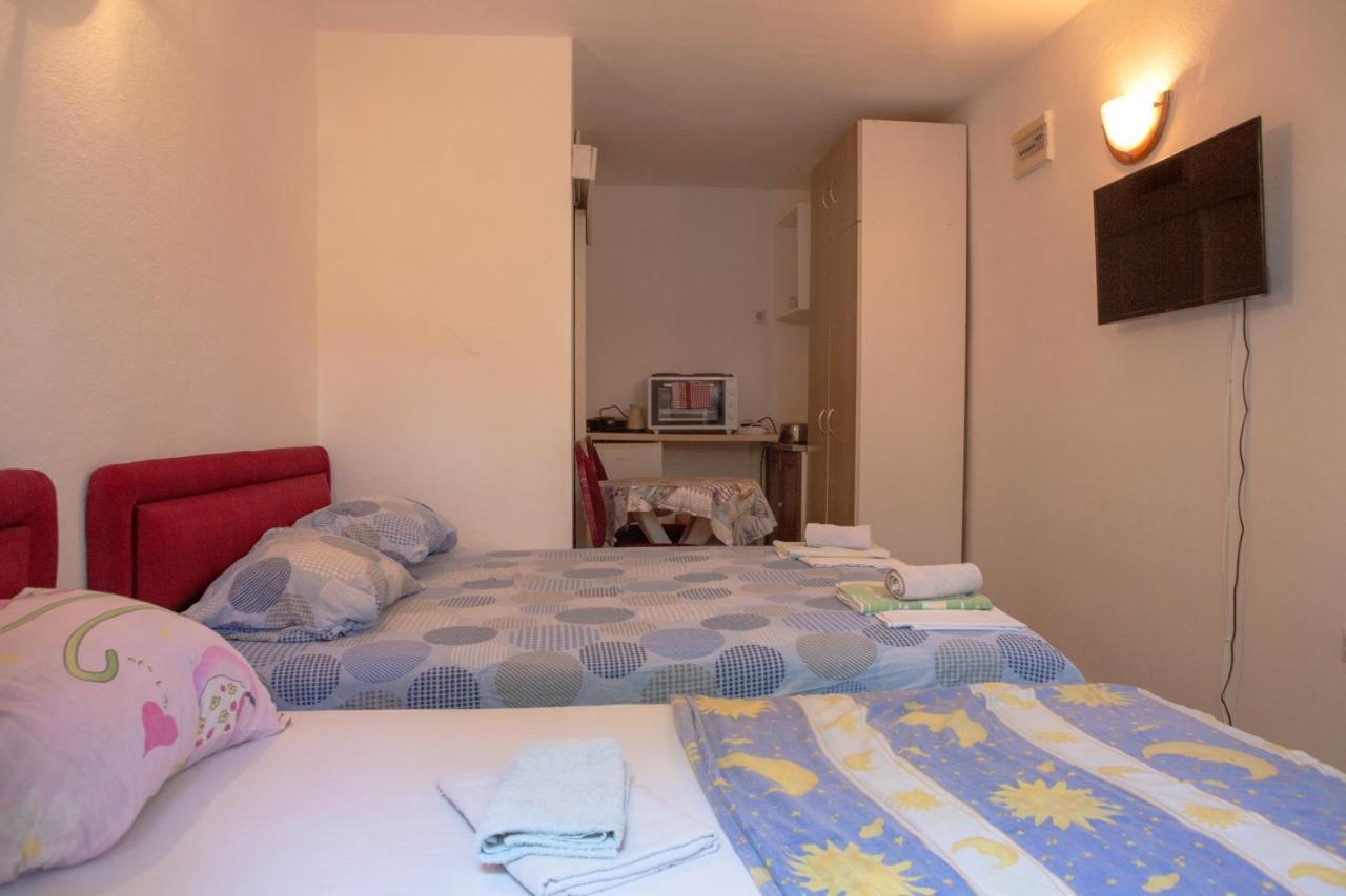 Family Apartments Vukcevic Čanj Εξωτερικό φωτογραφία