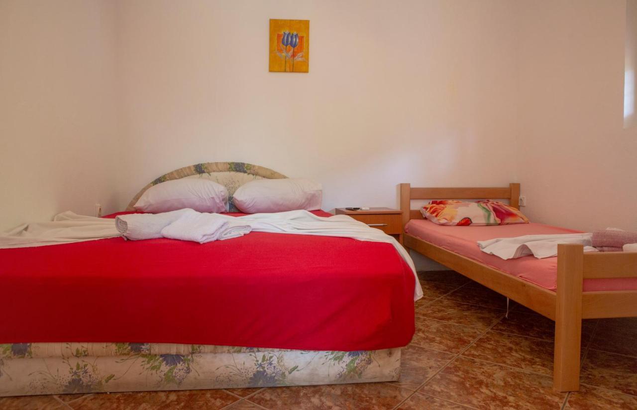 Family Apartments Vukcevic Čanj Εξωτερικό φωτογραφία