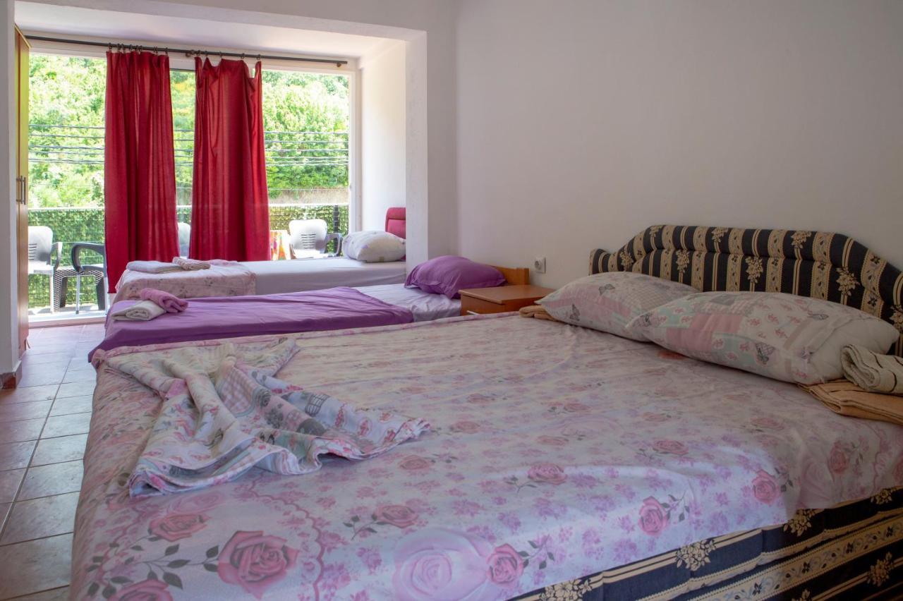 Family Apartments Vukcevic Čanj Εξωτερικό φωτογραφία